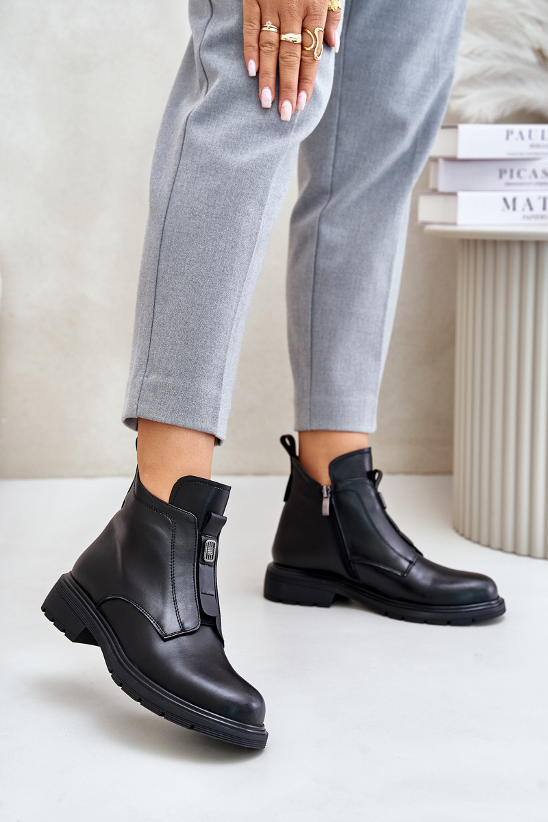 Leather ankle boots with flat heel insulated black Komisa