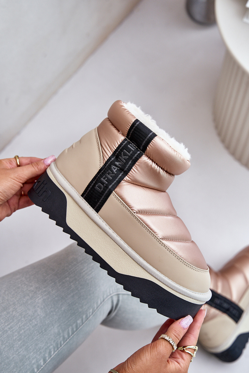 Low snow boots on a thick sole D.Franklin Beige