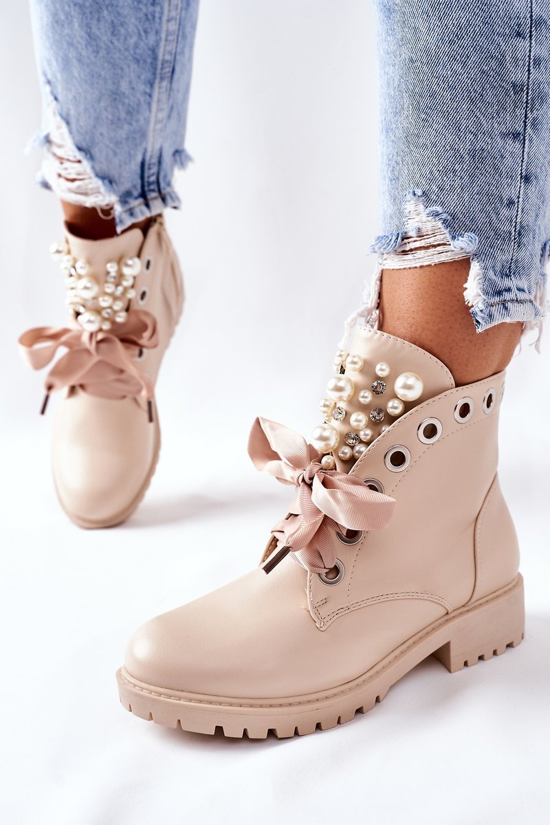 Beige shoes with pearls, rhinestones and Nudago ribbon
