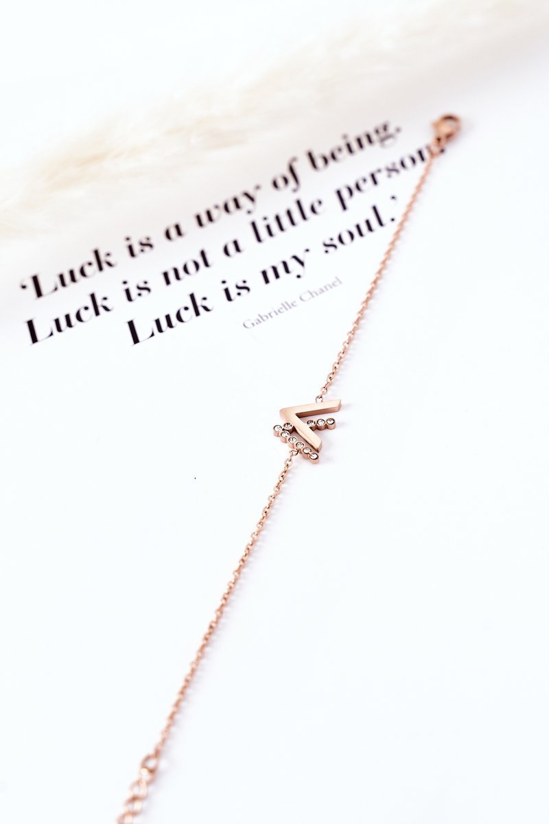 Bracelet on a chain with zircons rose gold
