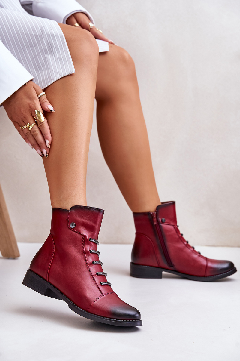 Insulated women's ankle boots with a flat heel burgundy