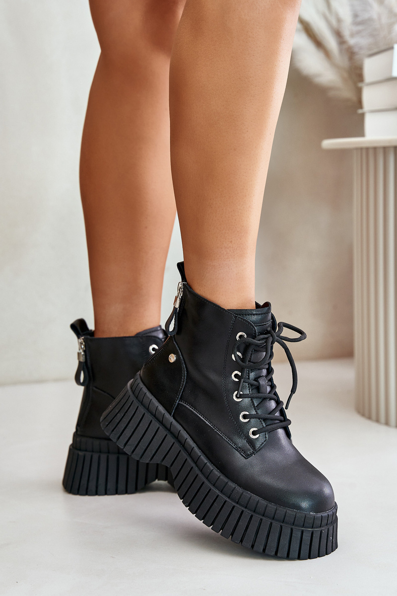 Insulated Leather Ankle Boots on a Solid Sole GOE Black