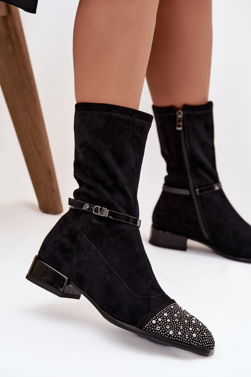Дамски боти с нисък ток с украса и колан D&A