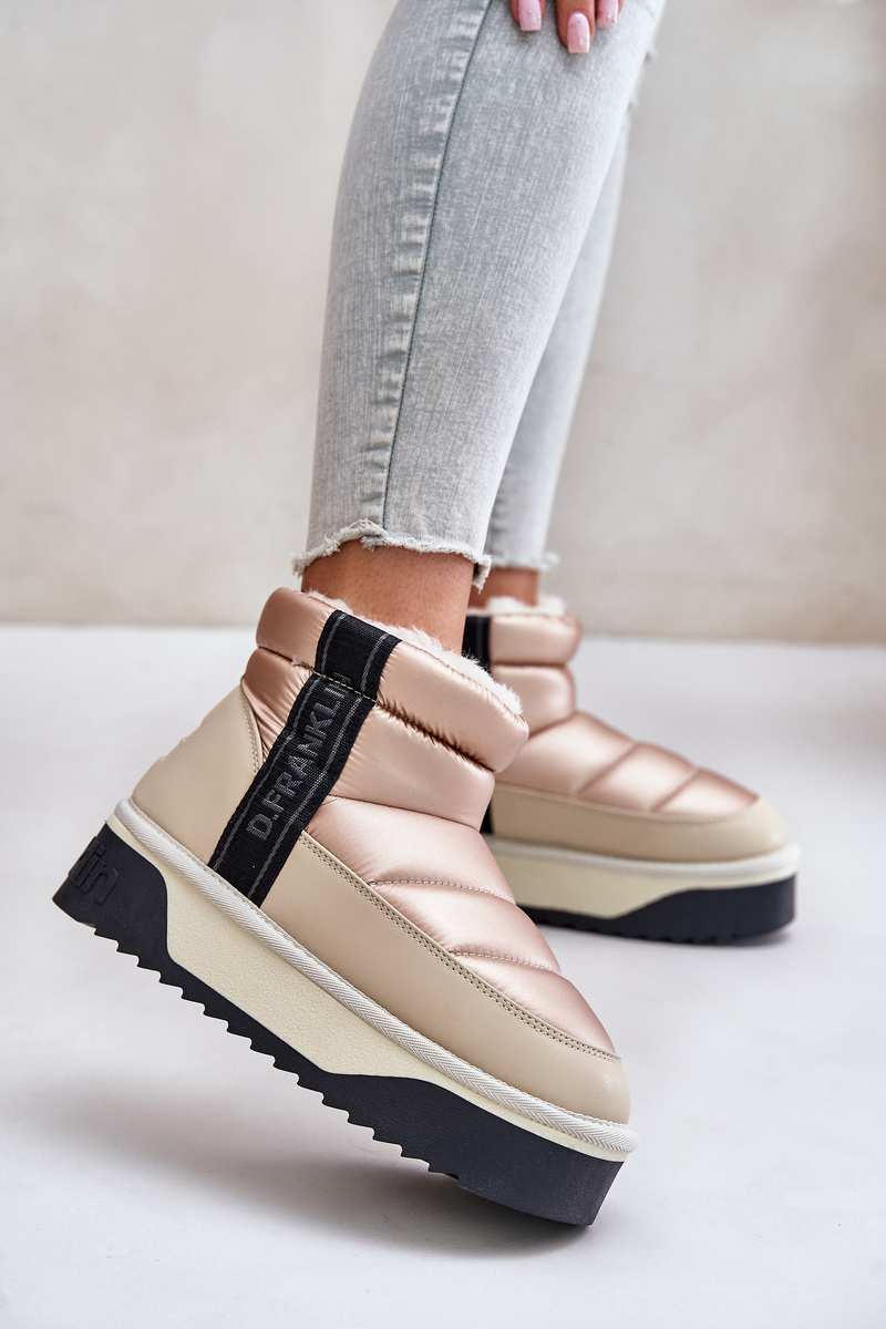 Low snow boots on a thick sole D.Franklin Beige