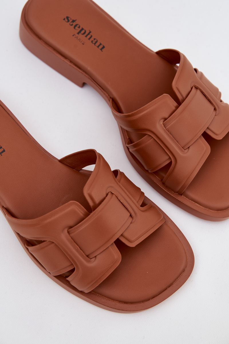 Dámske šľapky na plochom podpätku Camel Lorania