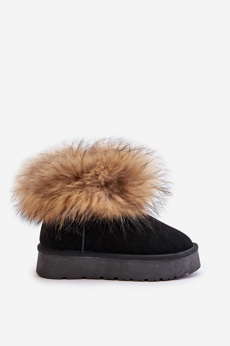 Leather snow boots on a platform with fur black avirisa