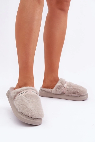 Dámske papuče s kožušinou a ozdobným remienkom