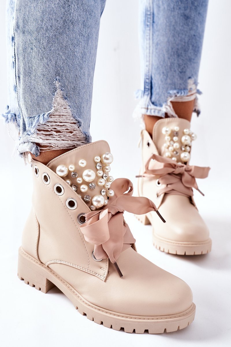 Beige shoes with pearls, rhinestones and Nudago ribbon