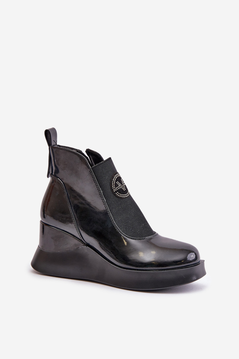Patent leather ankle boots with wedge insulation Vinceza black