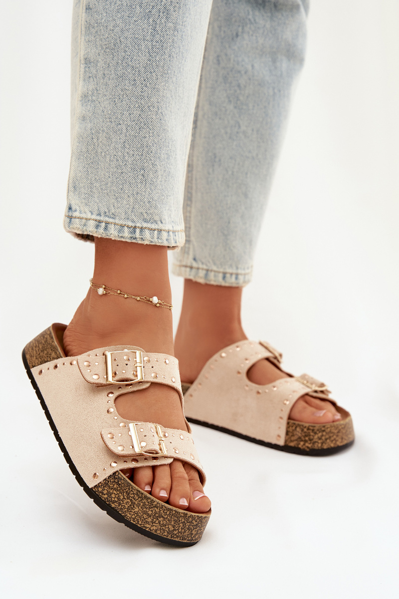 Dámské pantofle s ozdobnými přezkami