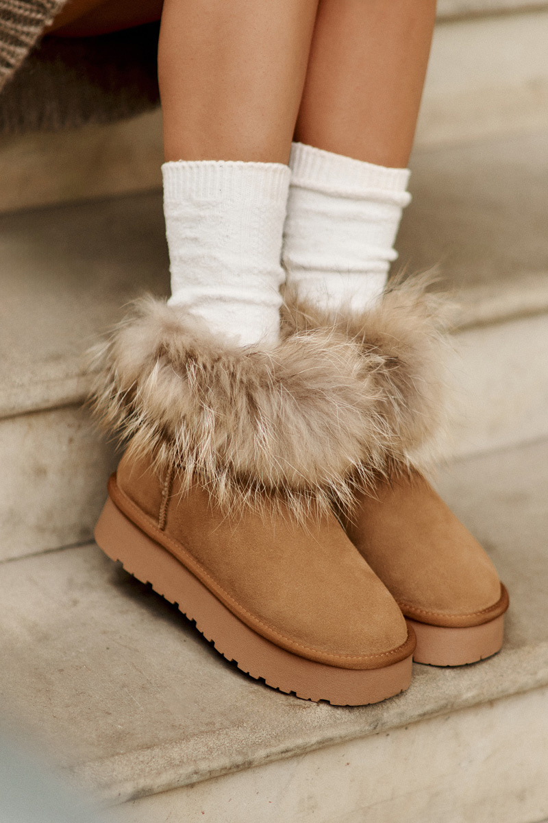 Leather platform snow boots with Camel Avirisa fur
