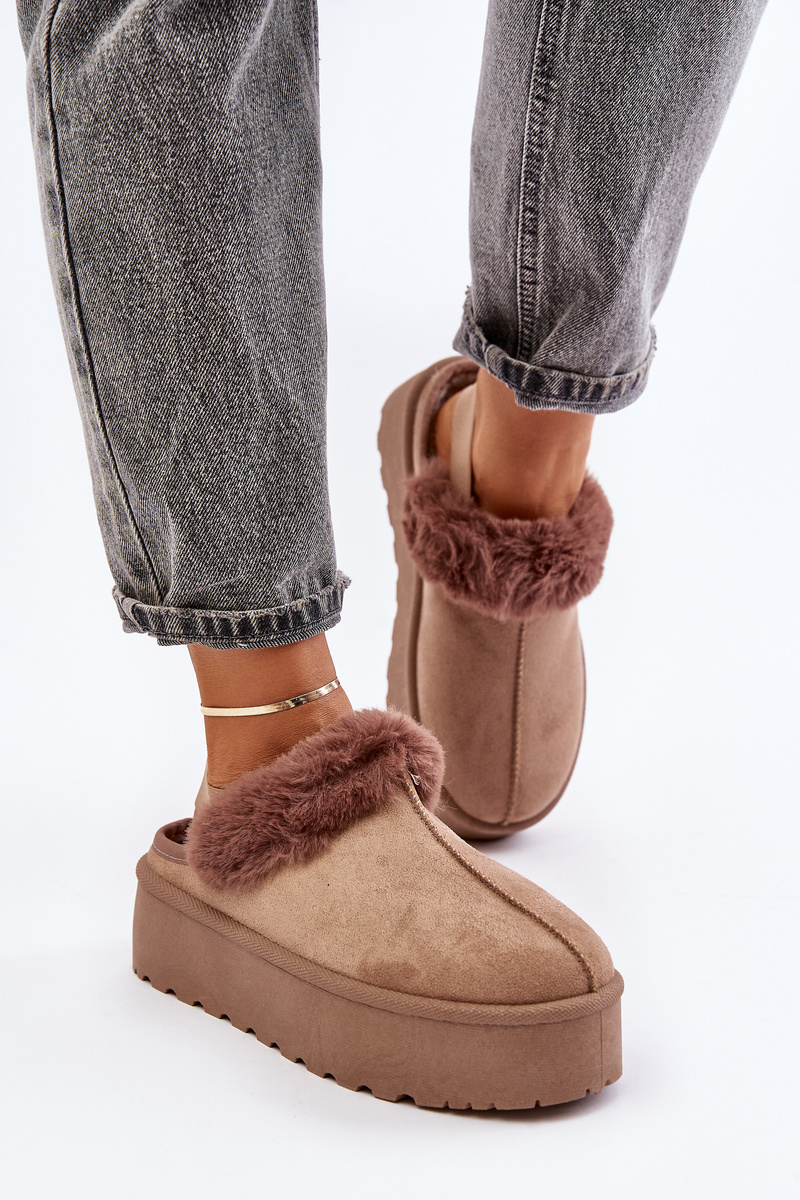 Women&#039;s platform slippers with fur dark beige Linaris