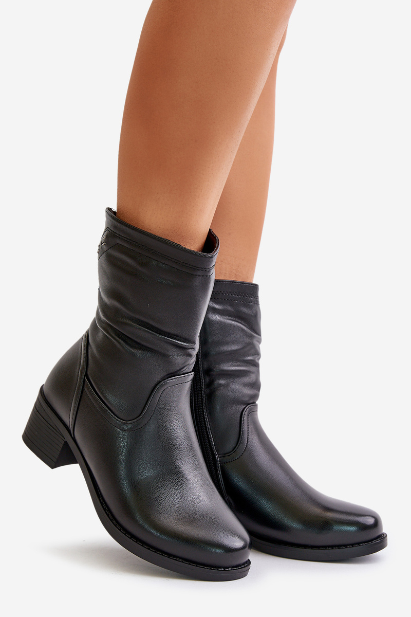 Ankle boots on a low heel insulated with fur Vinceza black