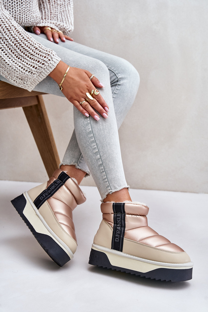 Low snow boots on a thick sole D.Franklin Beige
