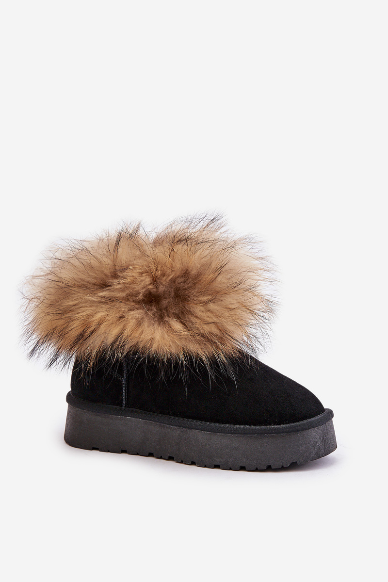 Leather snow boots on a platform with fur black avirisa