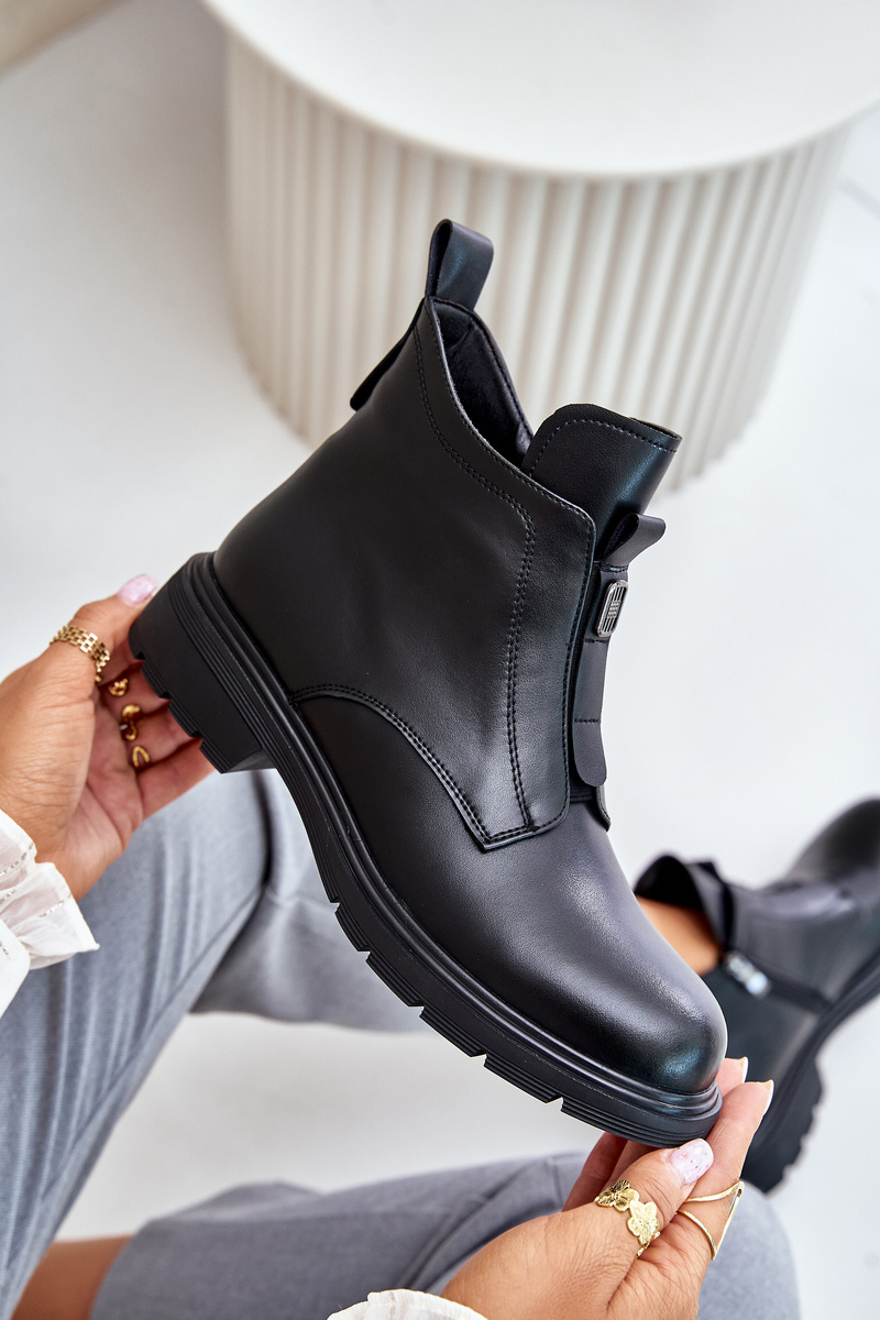 Leather ankle boots with flat heel insulated black Komisa