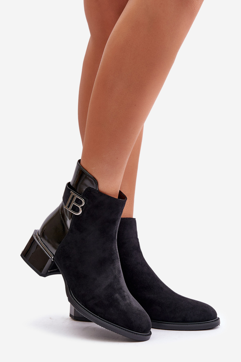 Elegant ankle boots with heels insulated black