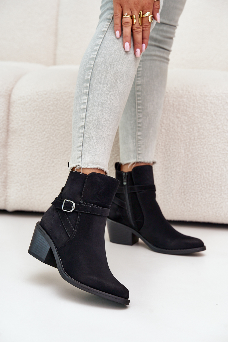 Cowgirl ankle boots with pointed noses, insulated with a zipper, black Glamer