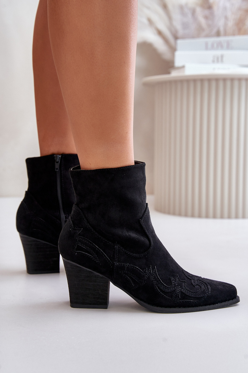 Cowgirl ankle boots on heel made of eco suede black Arabelline