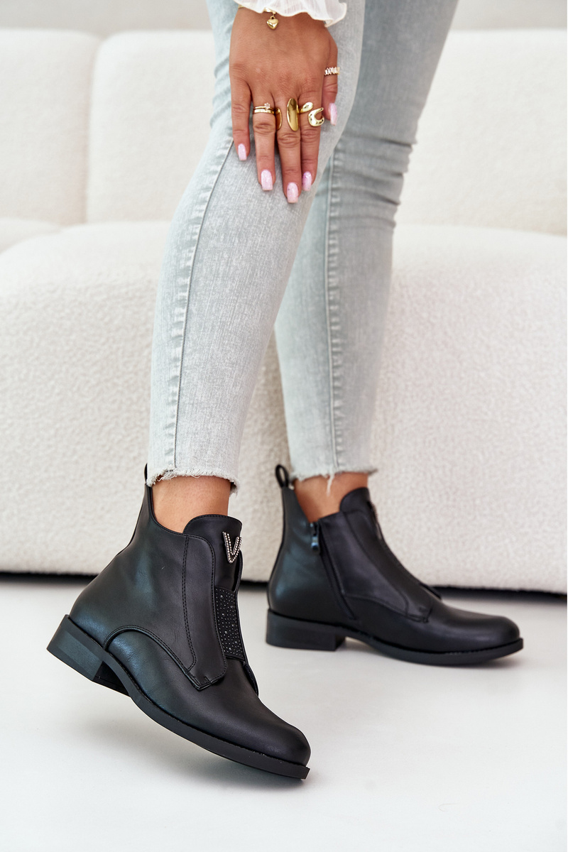 Low women&#039;s ankle boots with a flat heel in black S.Barski Black