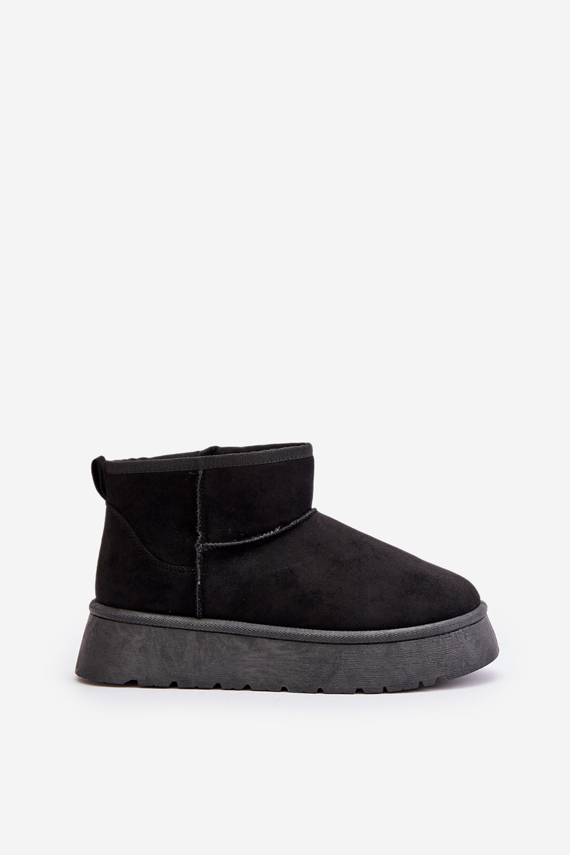 Low women's snow boots on a platform insulated with black fur Saldren