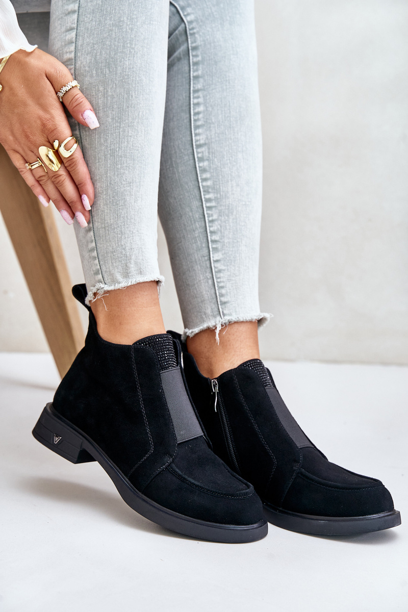 Suede low ankle boots on a flat heel insulated with D&A black