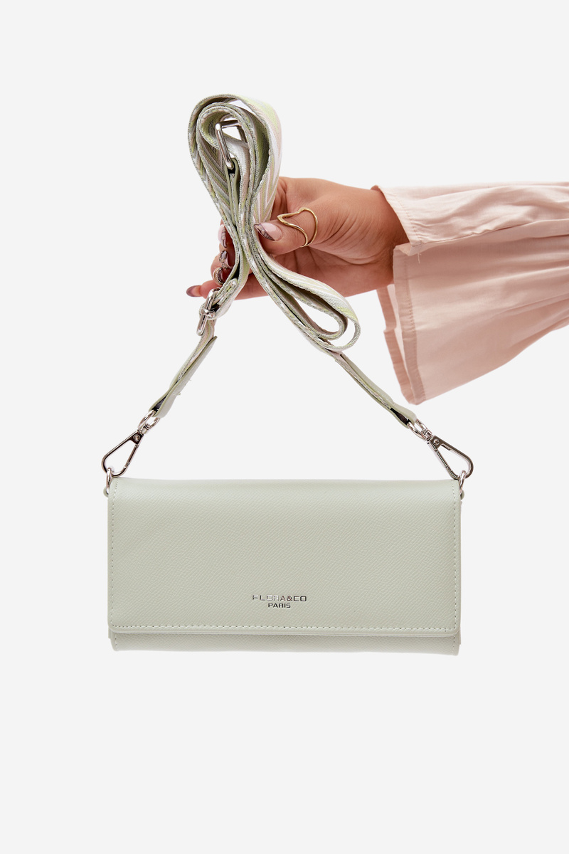 Flora&Co mentolová peňaženka/taška 2-v-1 so strapcom