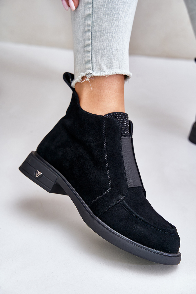 Suede low ankle boots on a flat heel insulated with D&A black