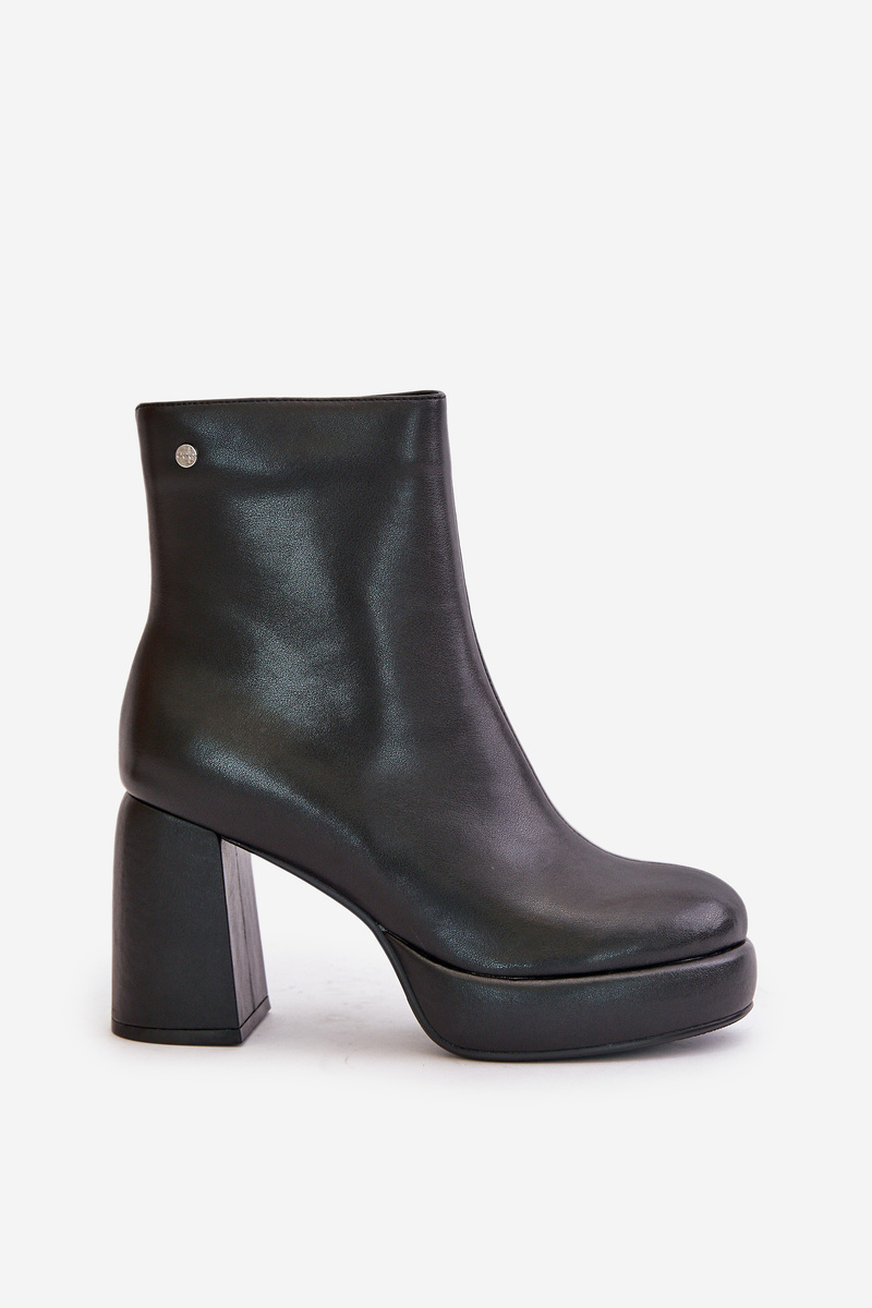 GOE natural leather ankle boots black