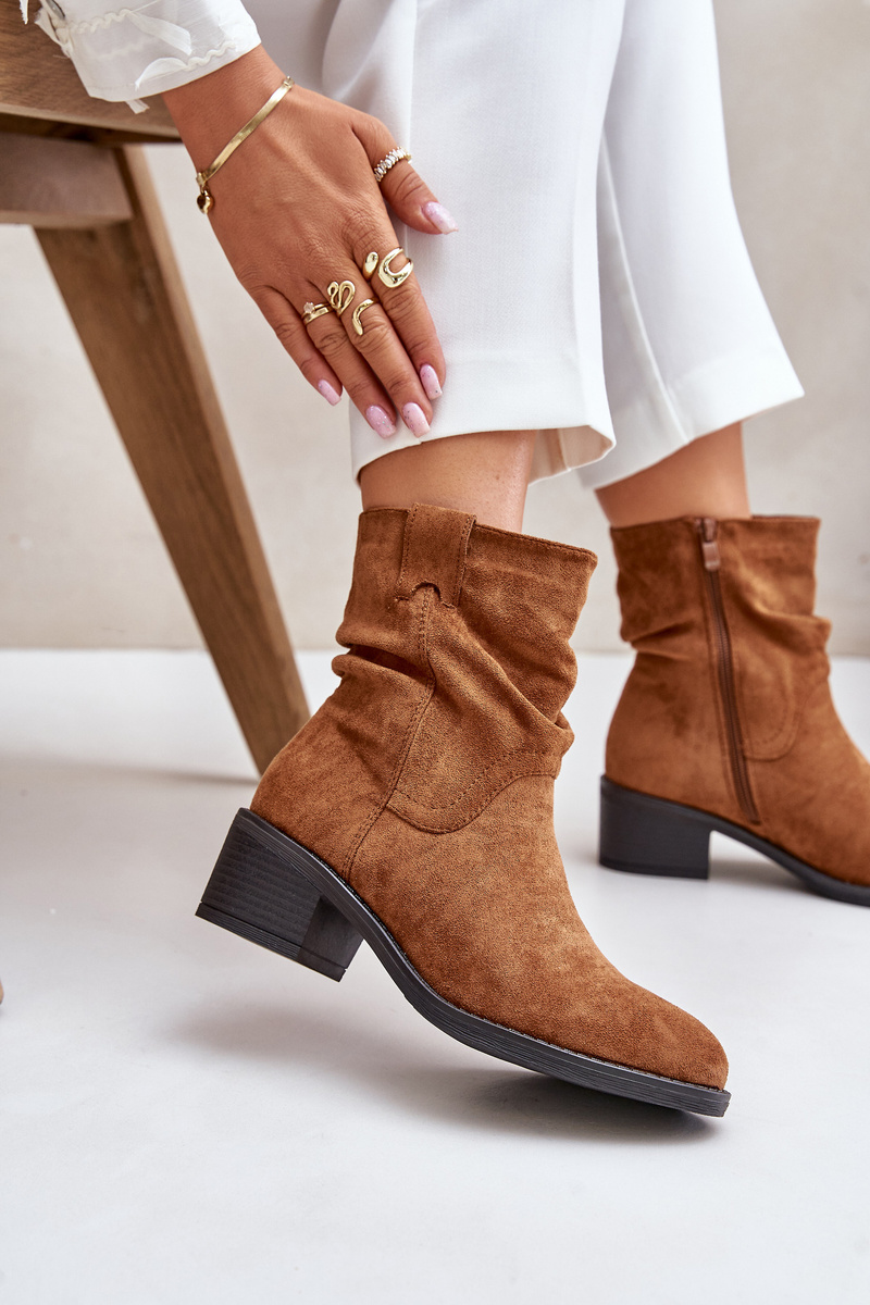 Insulated women's ankle boots with a gathered upper on a low heel Camel Zinanya