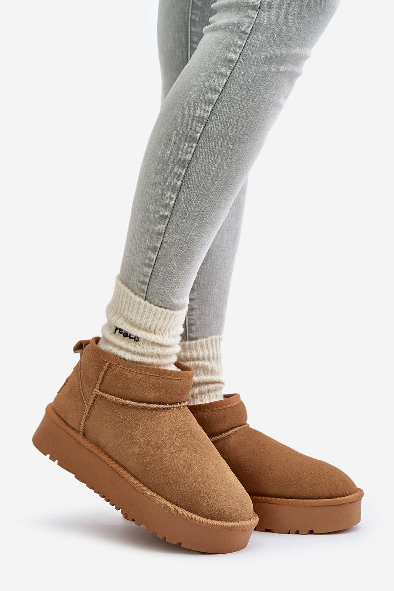 Leather suede snow boots on the Camel Nereviana platform