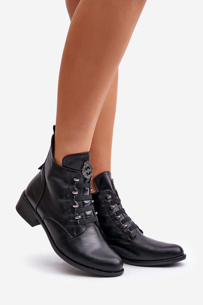 Low insulated ankle boots with zipper with black decoration Nevalia