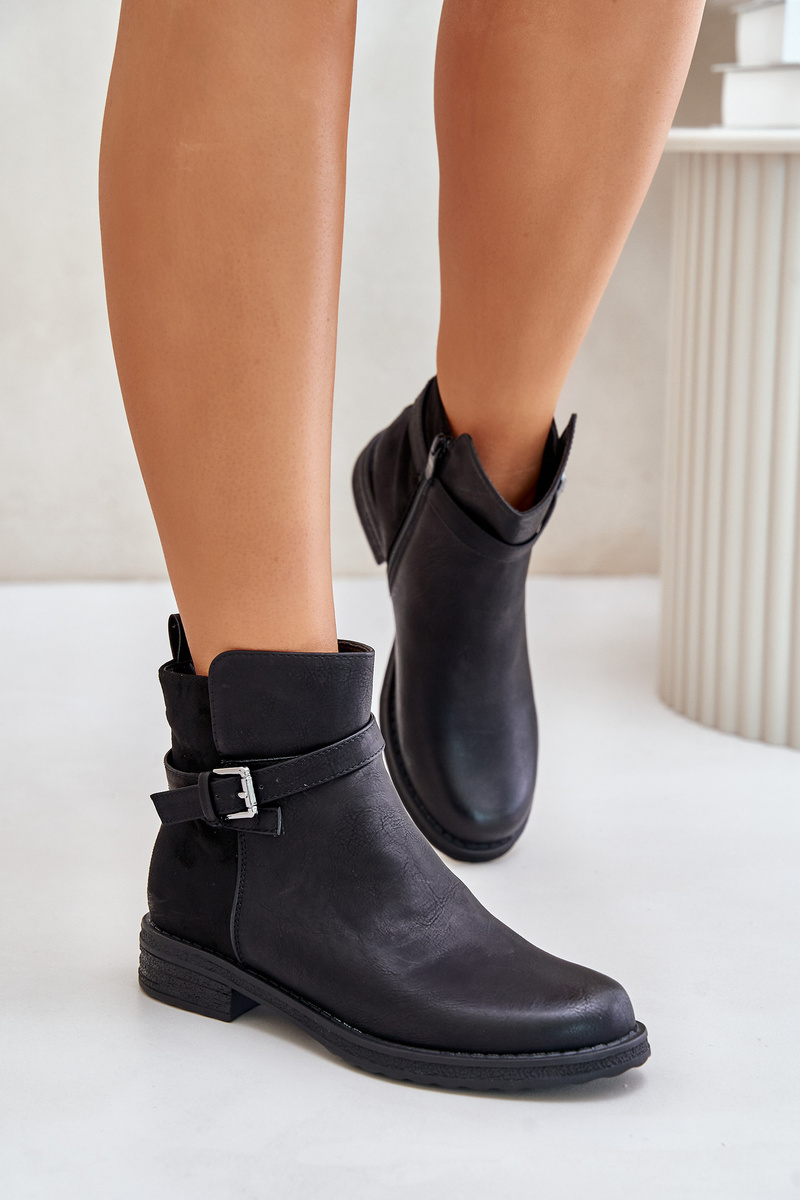 Insulated ankle boots with flat heel with strap black Sabamessa