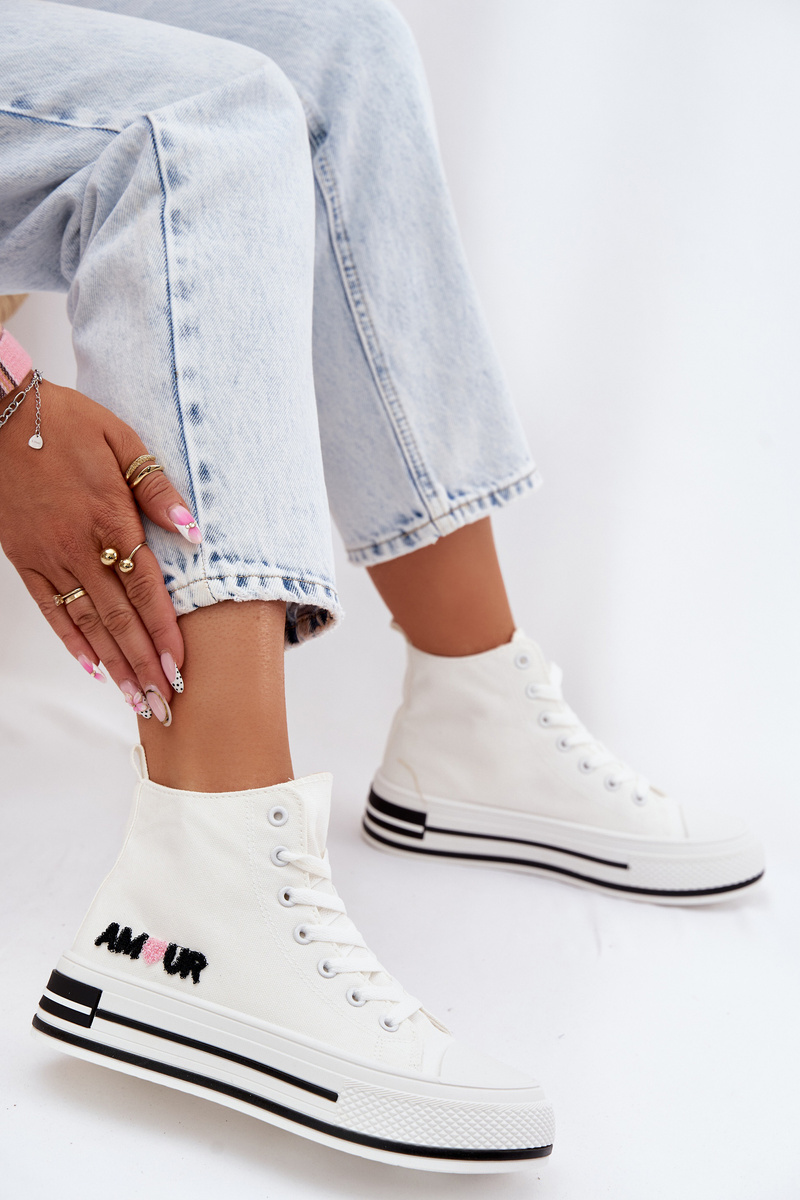 Дамски бели маратонки на платформа