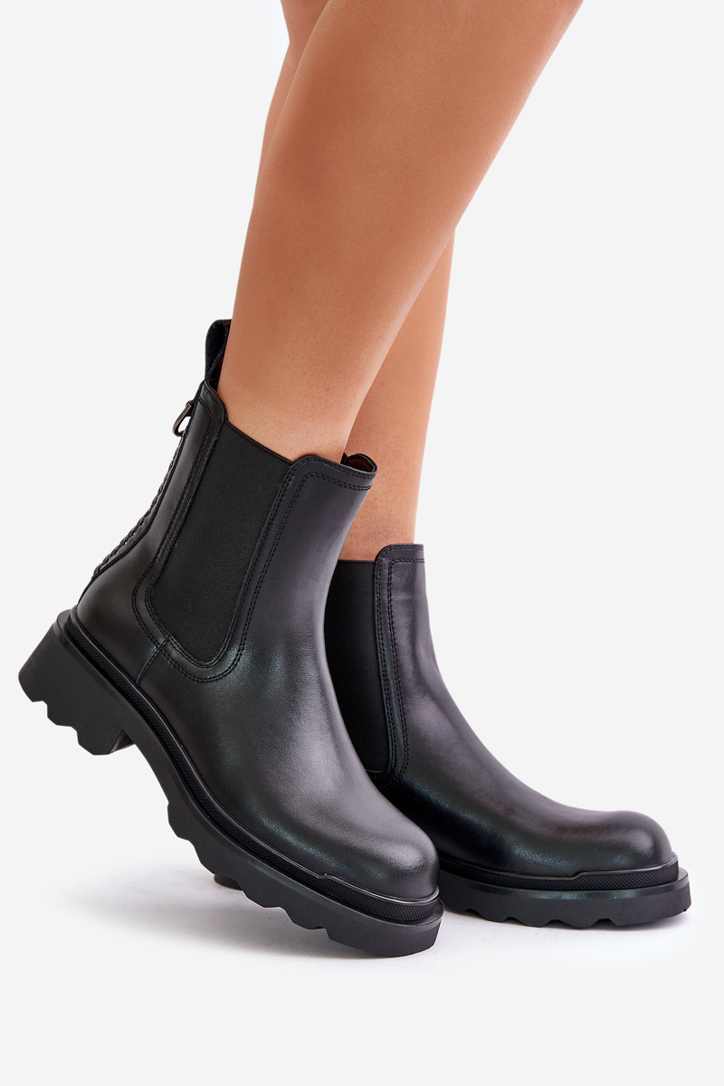 Leather ankle boots Chelsea with decorative chain insulated D&A black