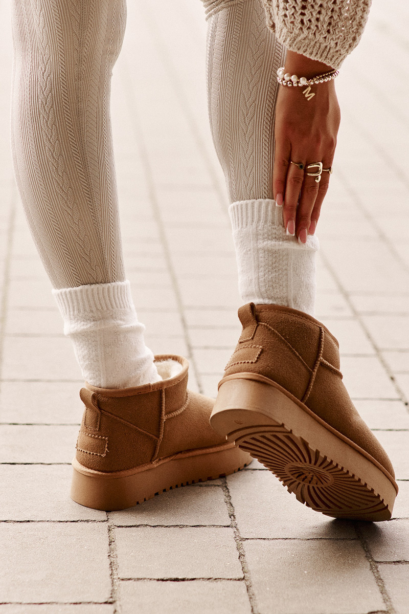 Leather suede snow boots on the Camel Nereviana platform
