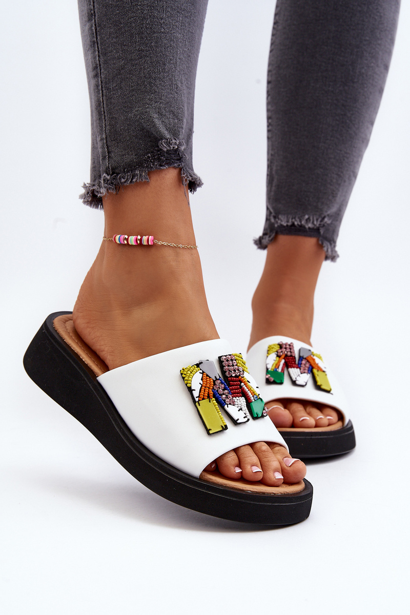 VINCEZA Dámska kožená platforma Flip -flops s dekoráciou béžová monroe