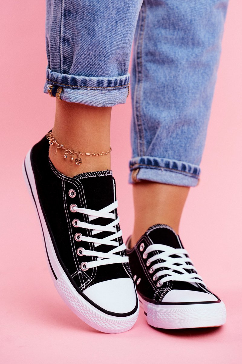 Tenisi dama, Kesi Omerta