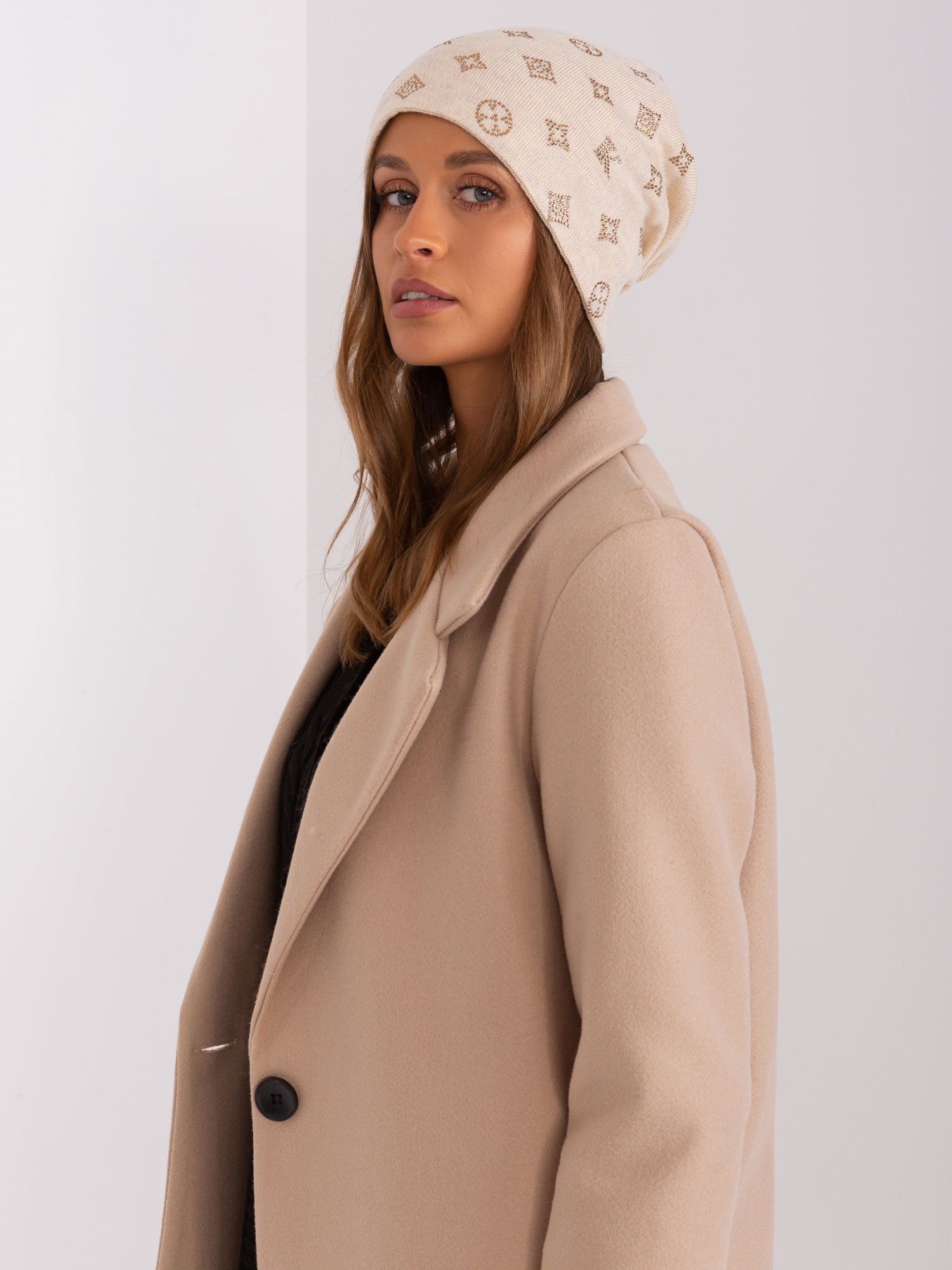 Cap-AT-CZ-2325.85-light beige