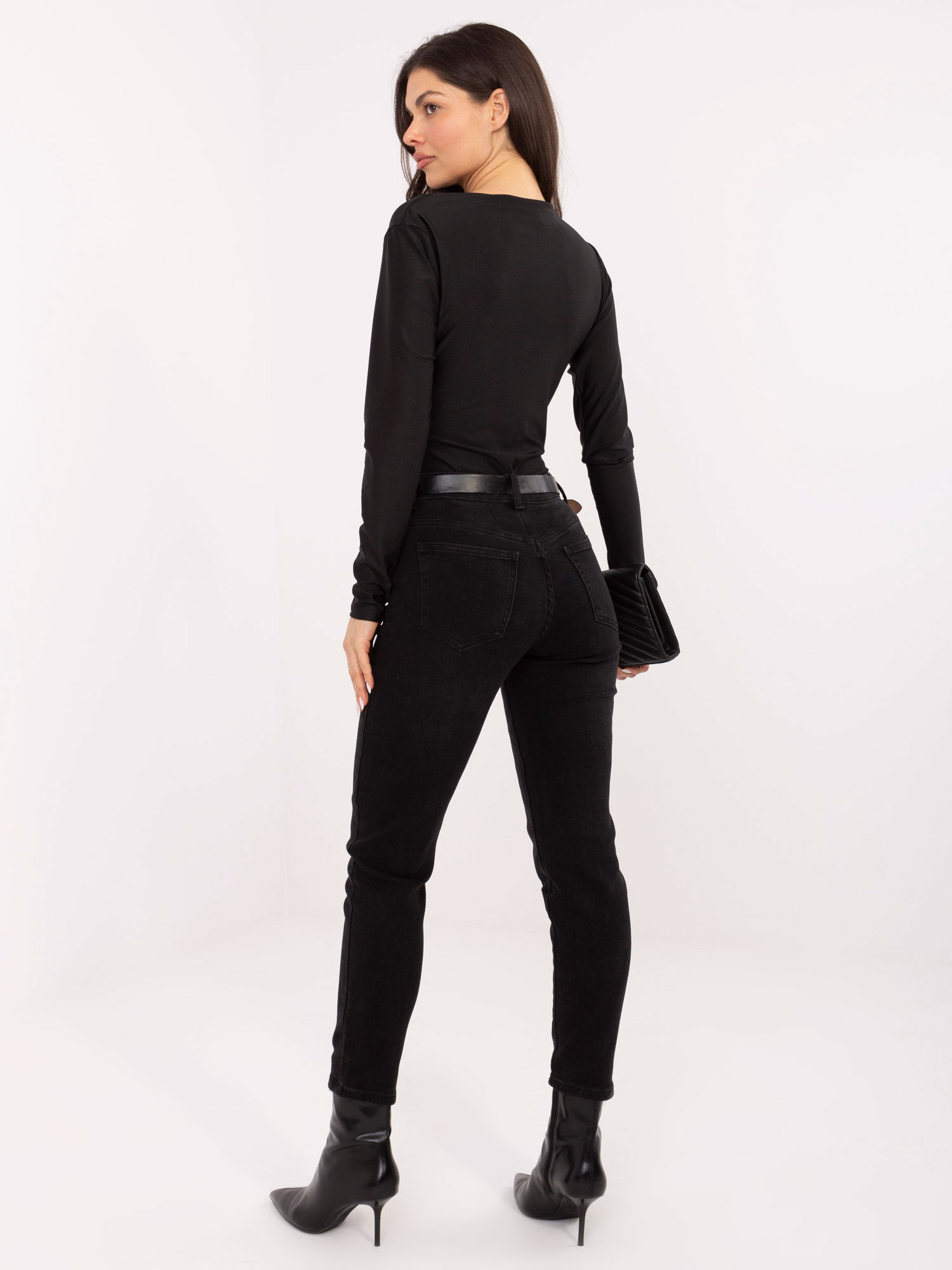 Černé rovné džíny