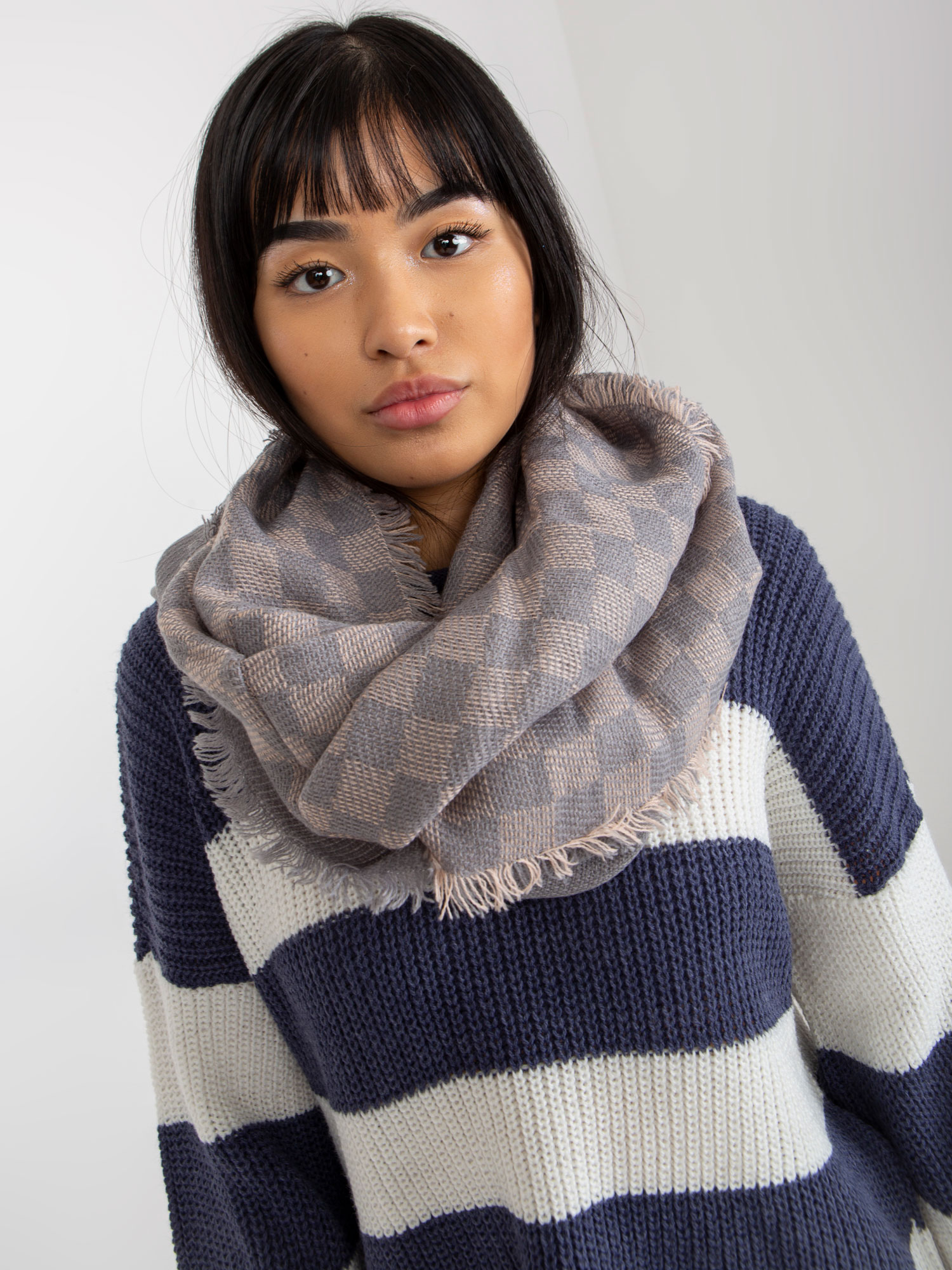 Scarf-AT-KM-9501.10-grey-pink