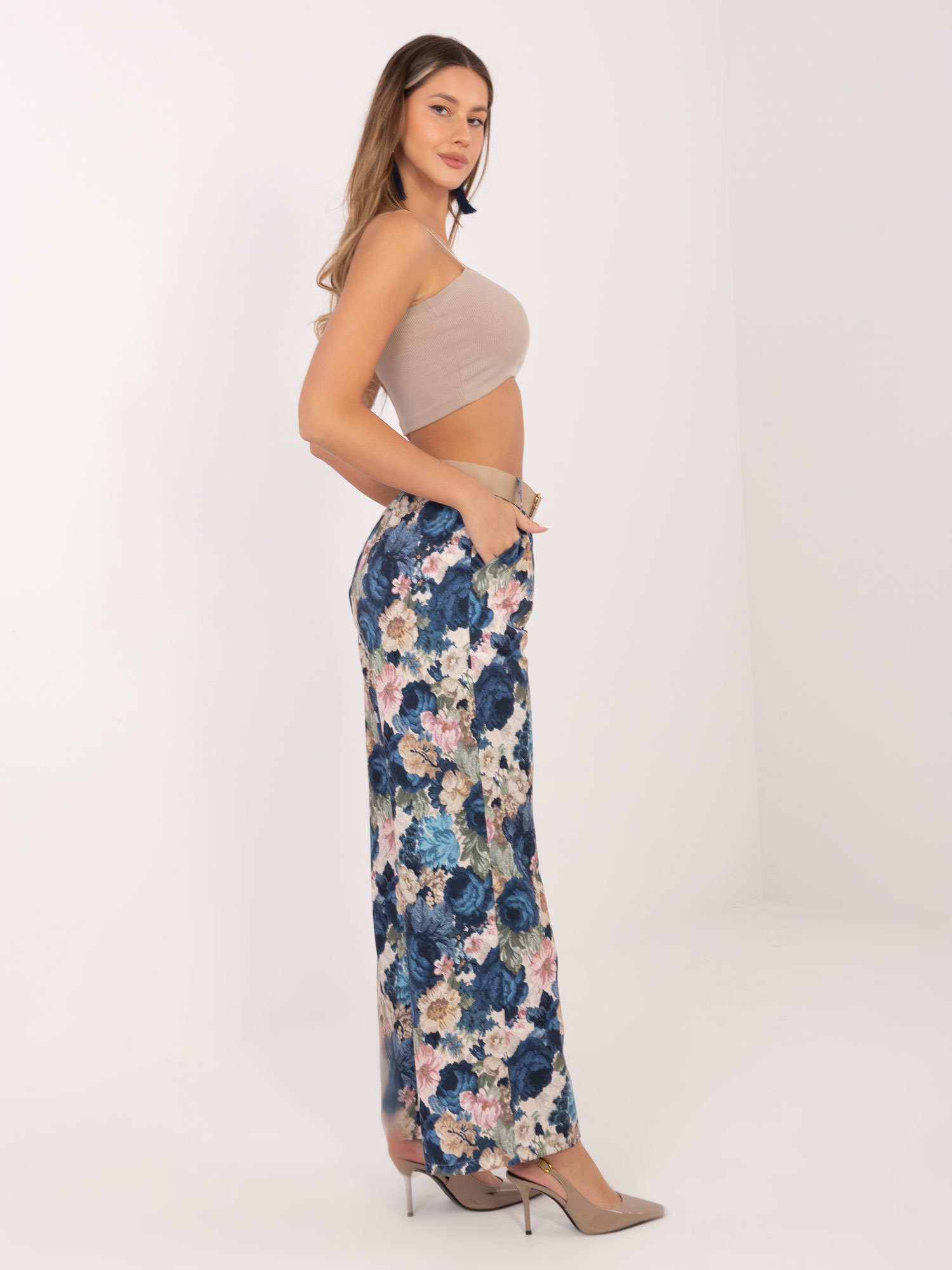 Тъмносини бизнес панталони с колан