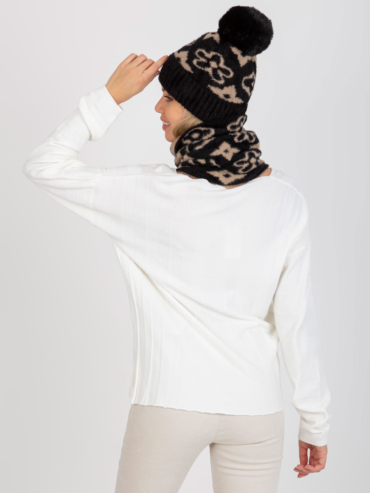 Cap-AT-CZ-CM-317.85-black-beige