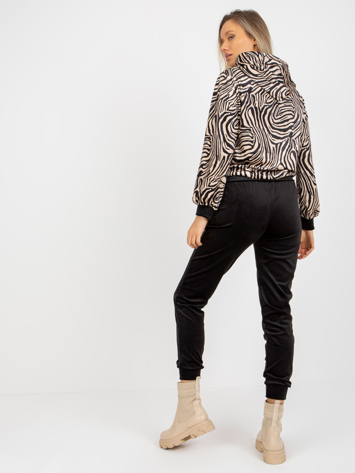 Set-WN-KMPL-2410.01P-black-beige