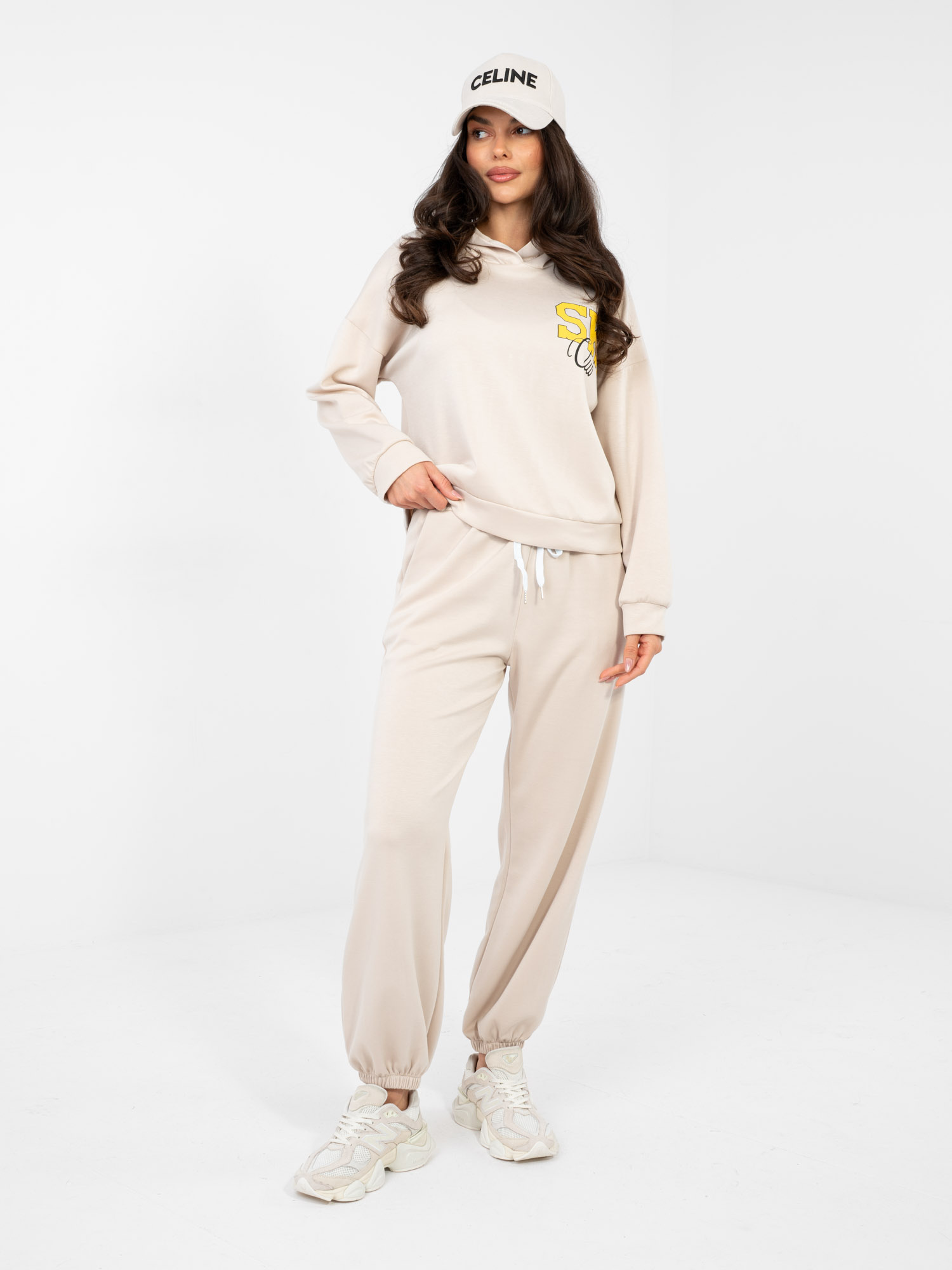 Béžový teplákový komplet