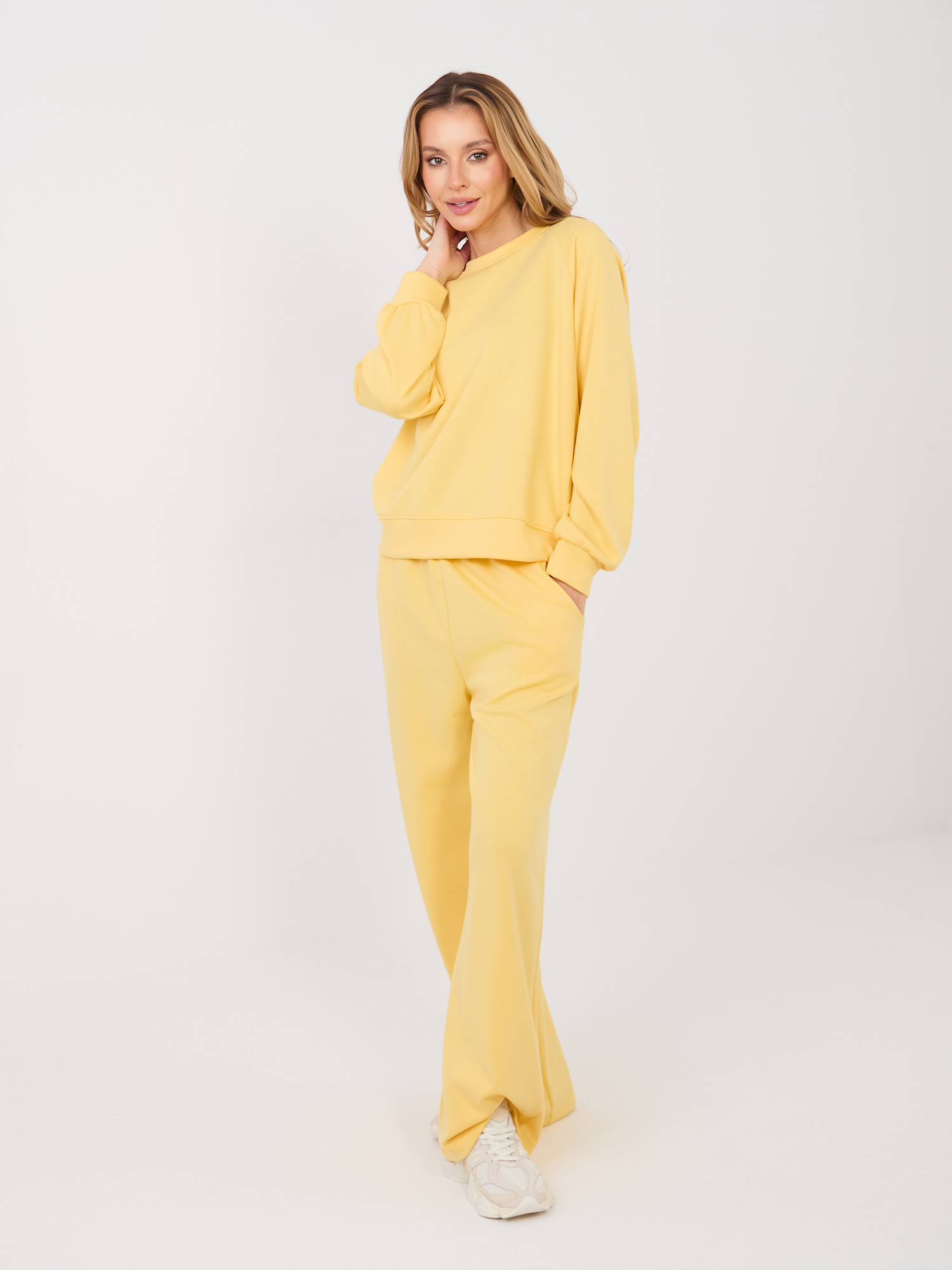 Žlutý teplákový komplet