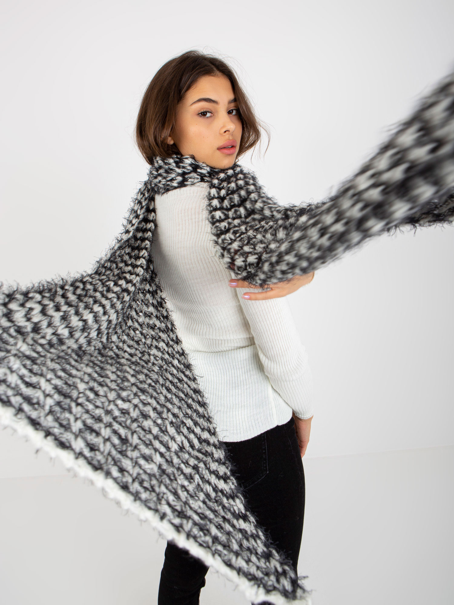Scarf-AT-SZ-3710.88-white-black