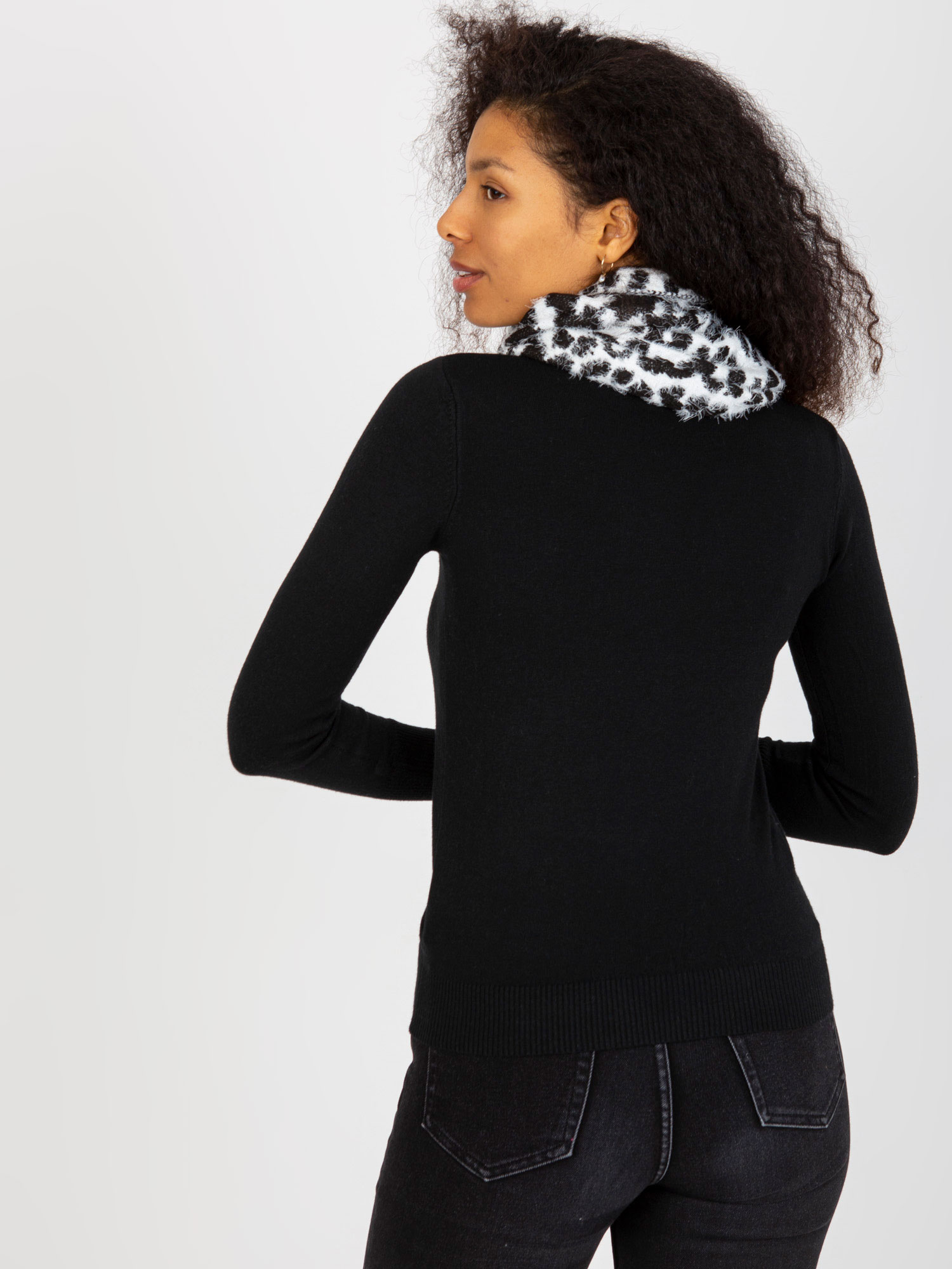 Scarf-AT-KM-ENEC-B63.33P-white-black