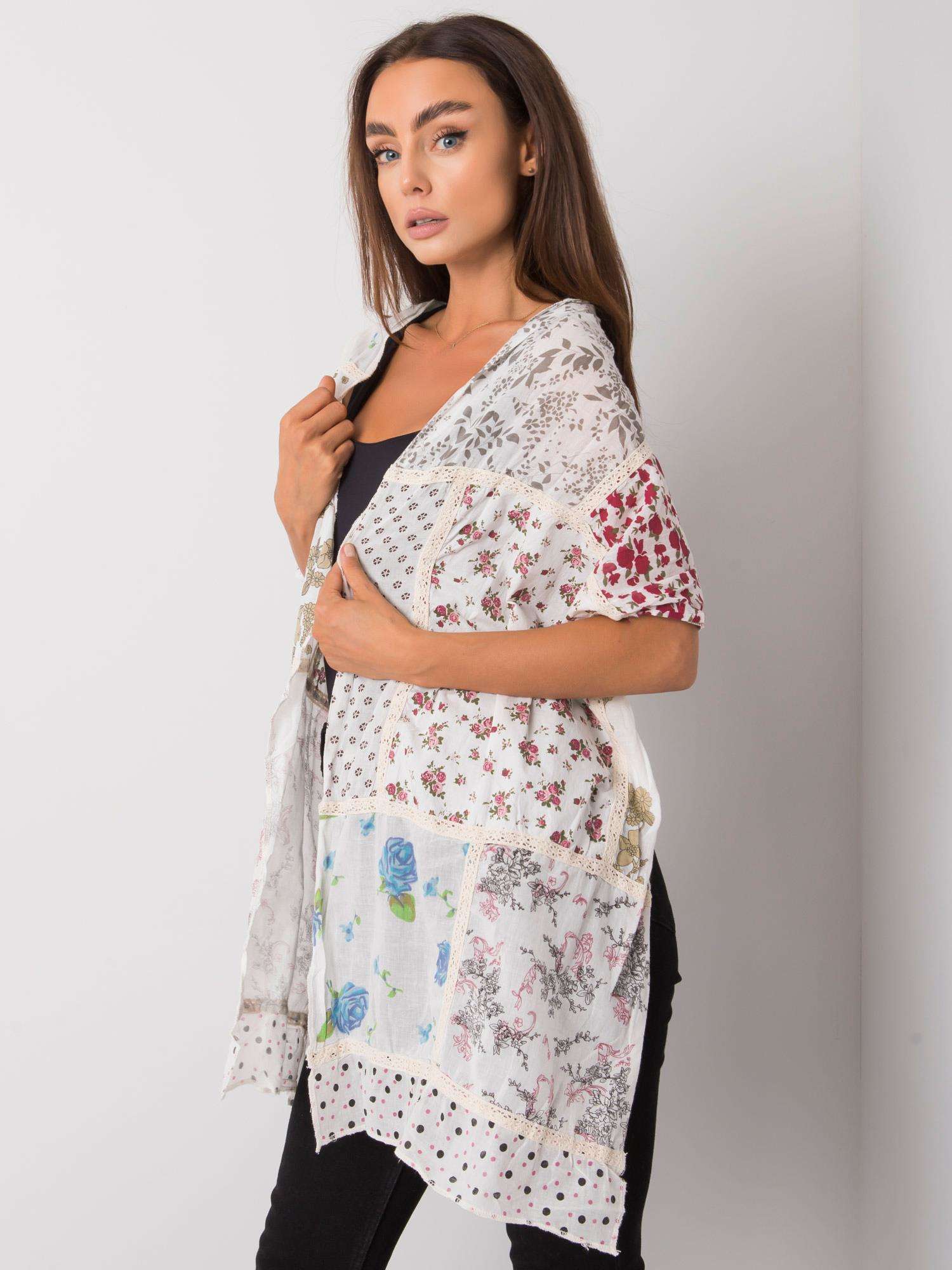 Banna-AT-CH-0772-white