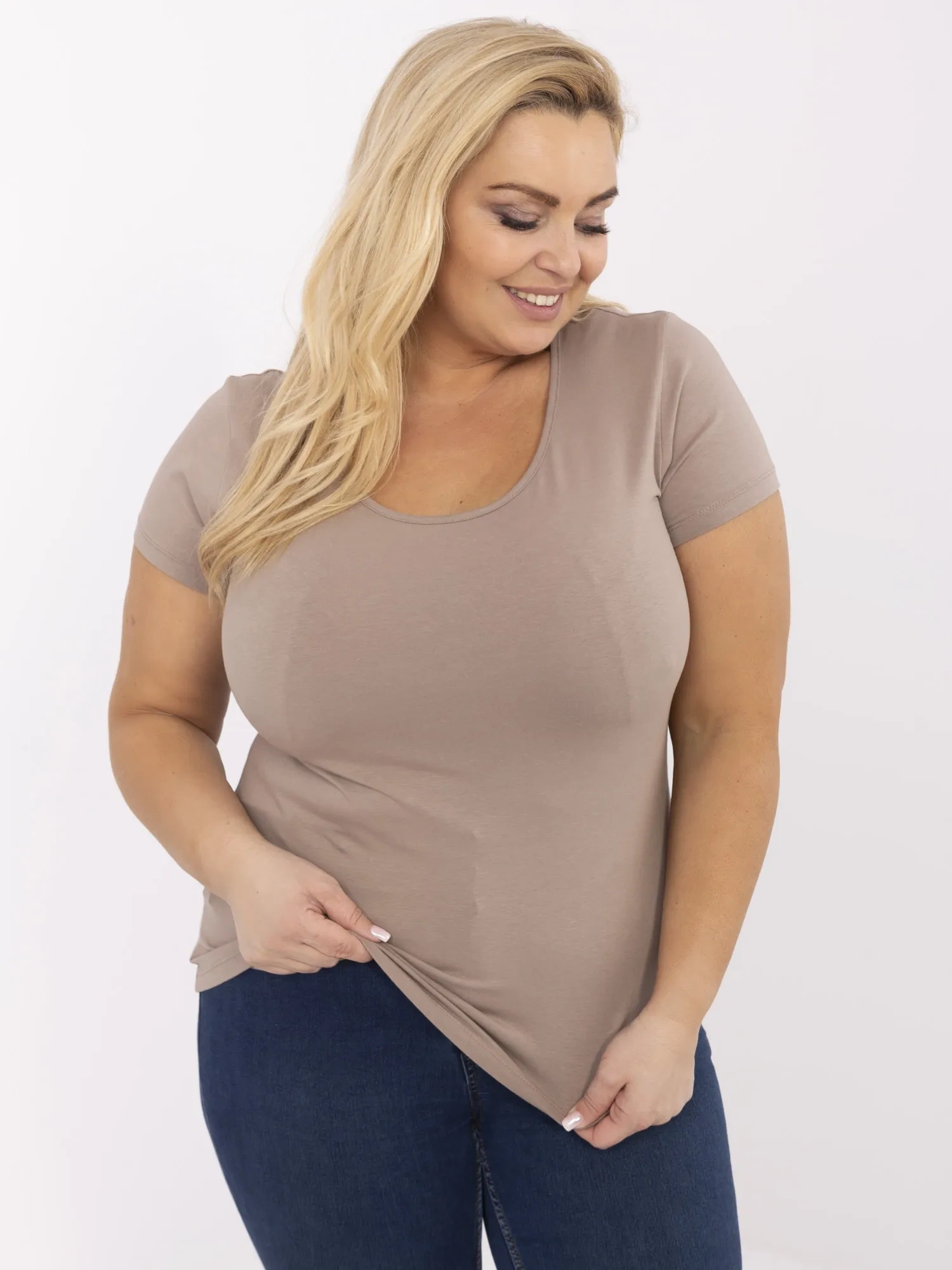 Tmavobéžové triko plus size